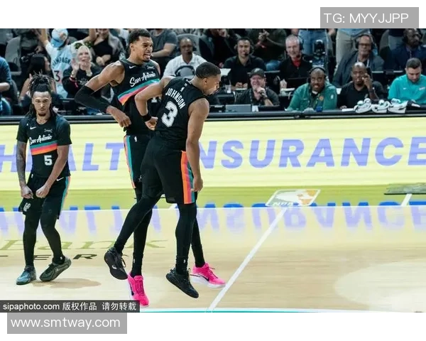 马刺与火箭第七场激战回顾球迷热议精彩瞬间与关键时刻